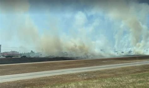 Grass fires extinguished, traffic lanes reopen in Pflugerville, officials say